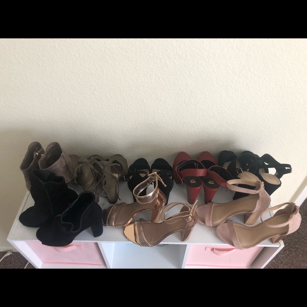 Black Heels - Picture 2 of 2